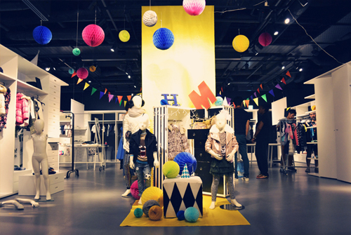 H&M KIDS OPEN HOUSE Display by rikkisato